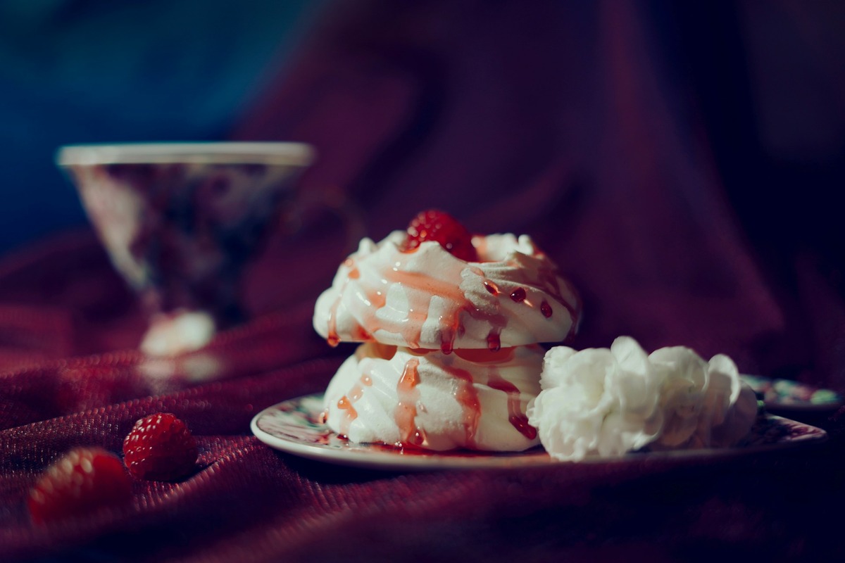 Cream Berry Fairy: the world of sweet delights.